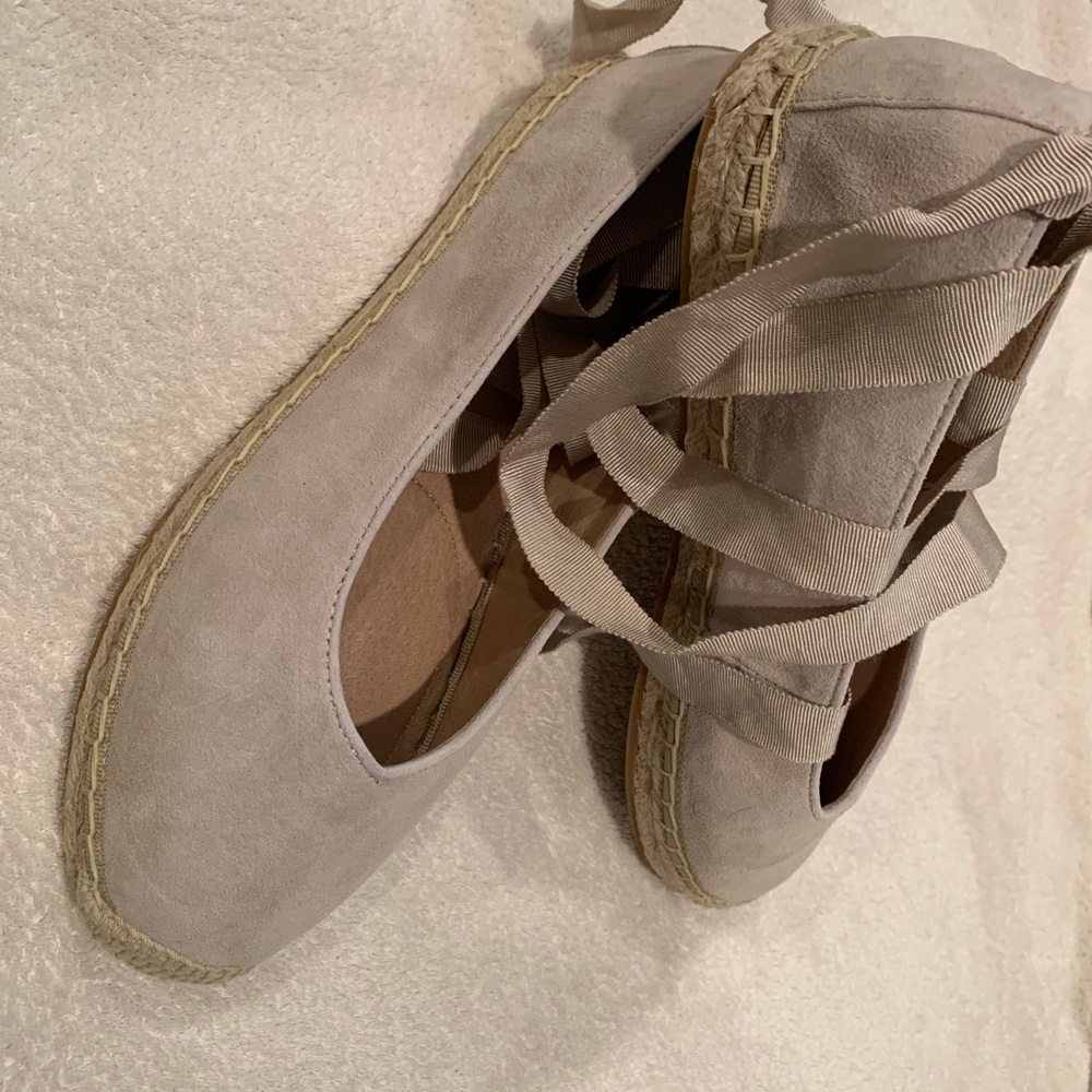 Flat espadrilles